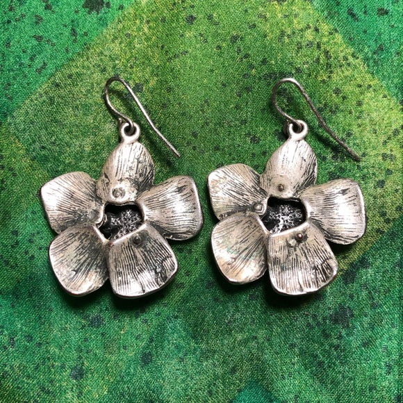 Flower power earrings, silver-tone and crystal - Picture 2 of 3